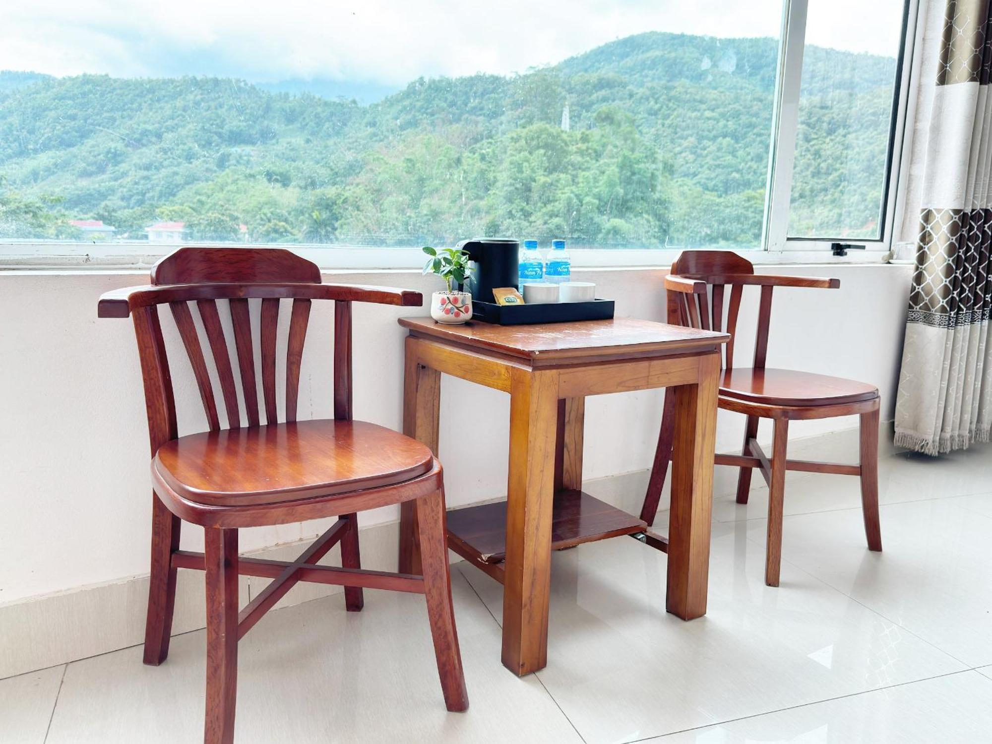 Quy Anh Hotel Bao Lac Town Esterno foto